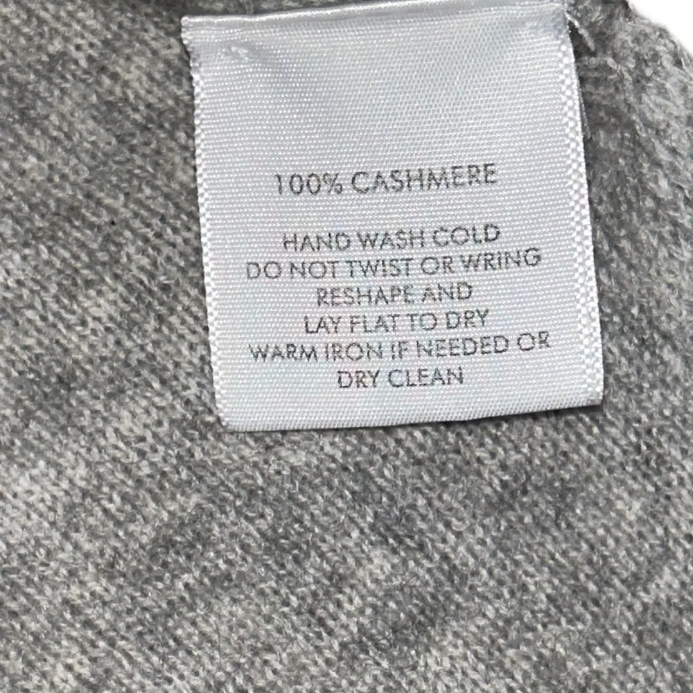 WHITE + WARREN
Women's Essential Cashmere V - Image 7