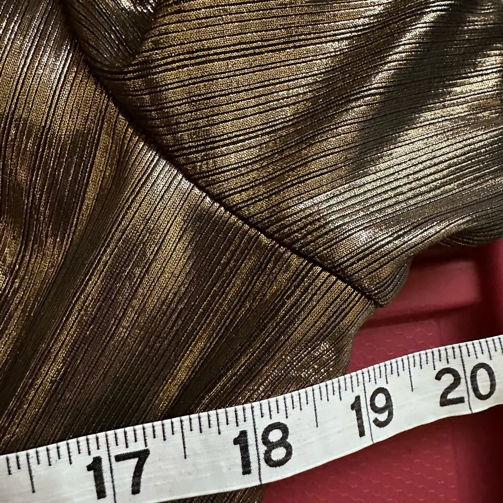 IEENA Mac Duggal size 12 Gold Metallic Long Sleeve Asymmetrical Gown J1206 - Image 7