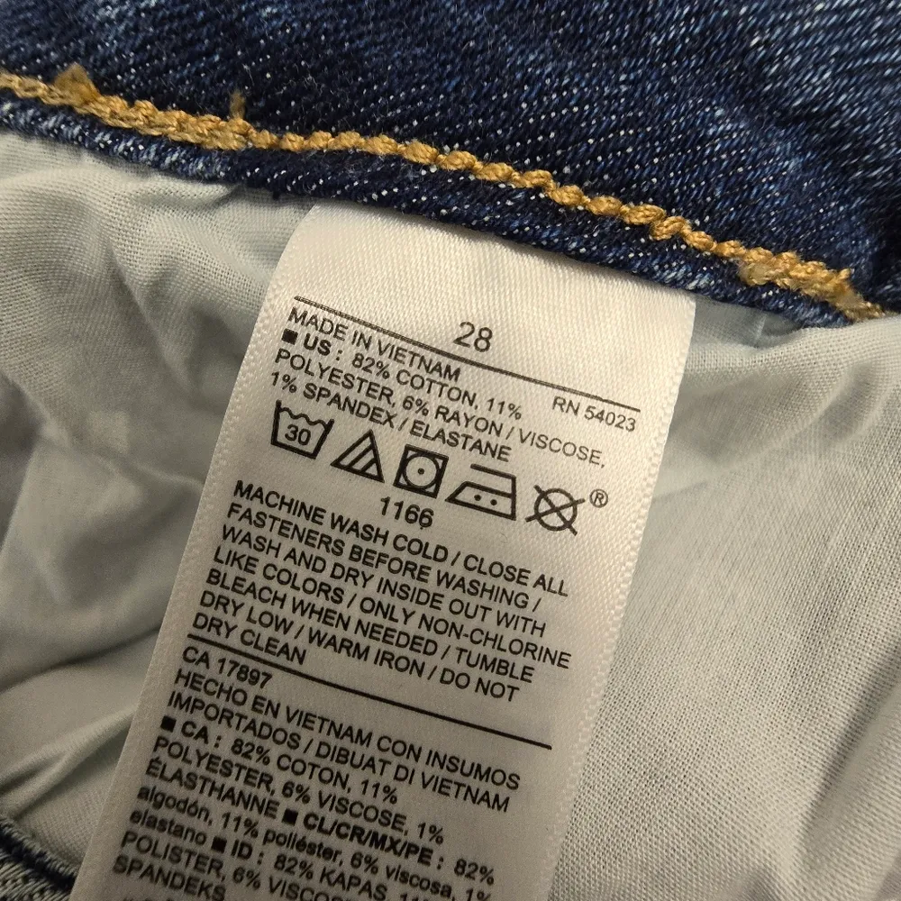 {28} NWT Old Navy Rockstar Super Skinny Mid Rise Jeans Plus Size - Image 11