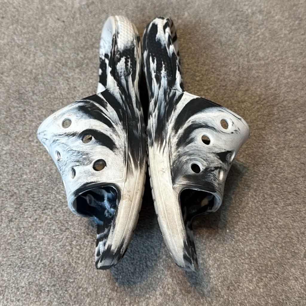 Crocs Black White Marble Slip On Slides Size 8 - Image 3