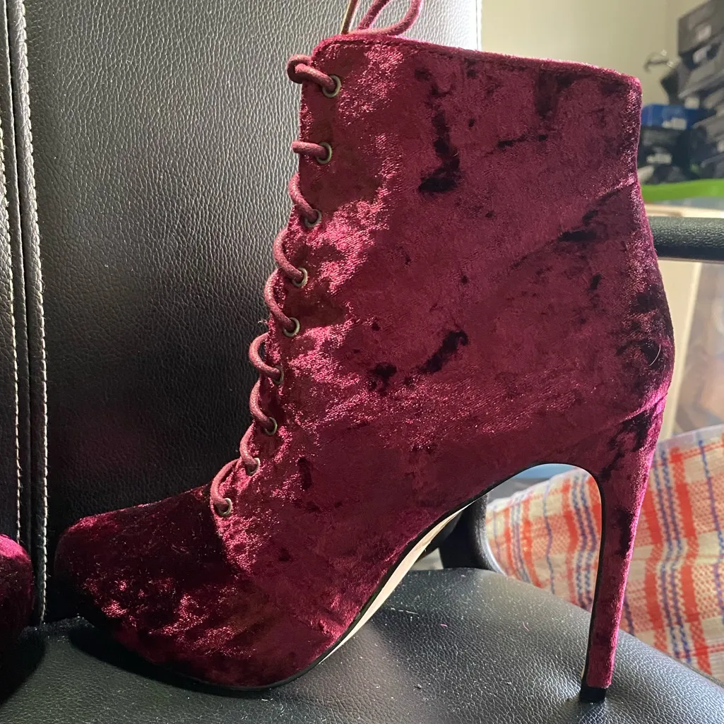 ASOS Crushed Velvet Elegant Burgundy Lace-Up Ankle Boots Size 6 - Image 9