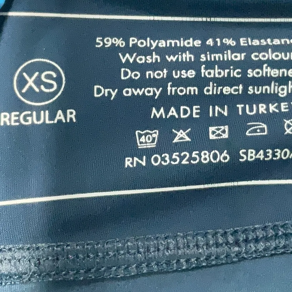 Sweaty Betty Leggings Zero Gravity Run Aubergine Pub Life Print Size XS - Image 8