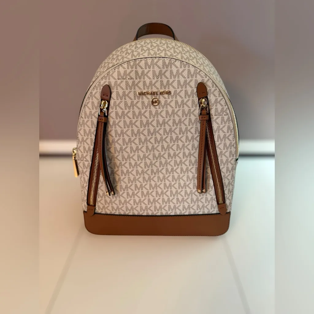 Michael Kors Cream and Brown Logo Backpack - Image 2