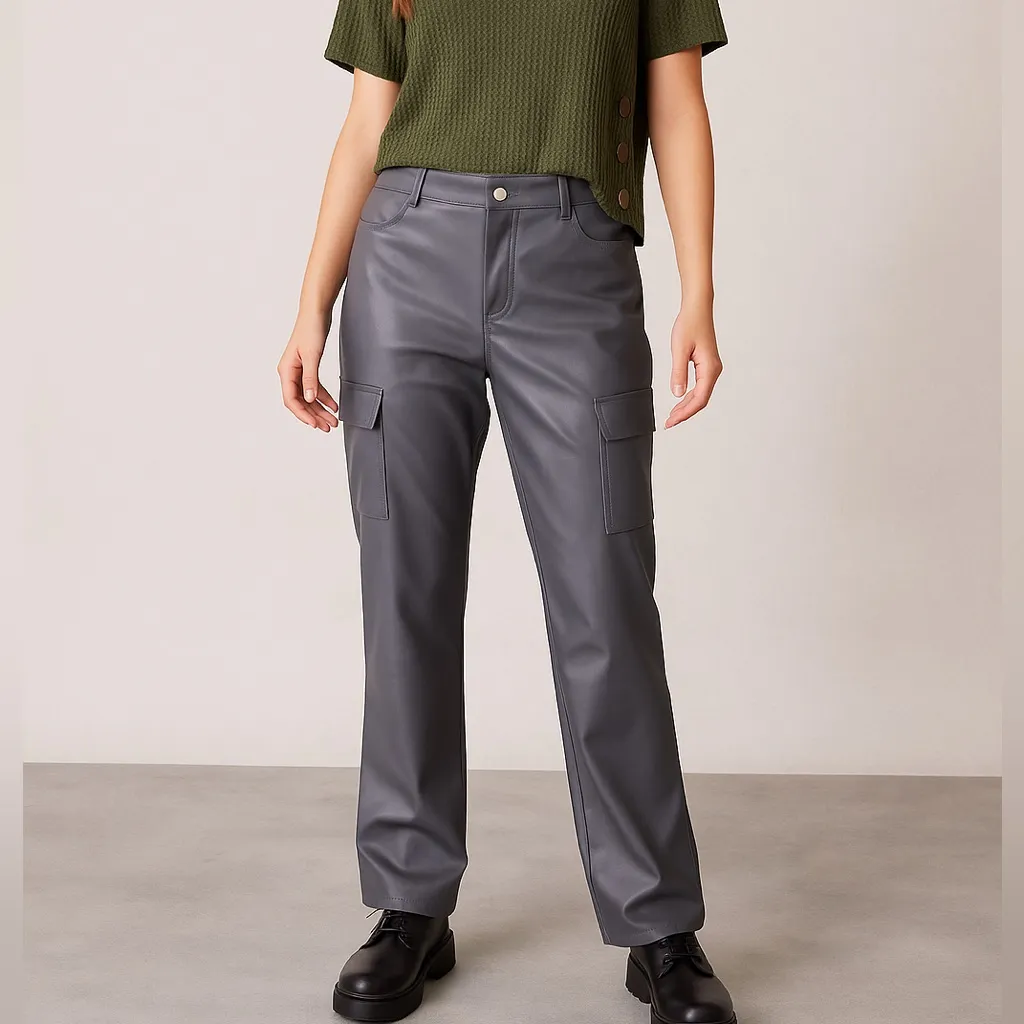 CHARLOTTE RUSSE 🩶Size M🩶 Faux Leather Gray Cargo Pants Women’s - Image 3