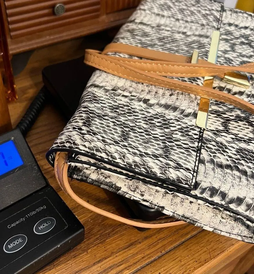 Jaclyn Smith Faux Snake Reptile Print Clutch Or Crossbody Purse Removable Strap - Image 11