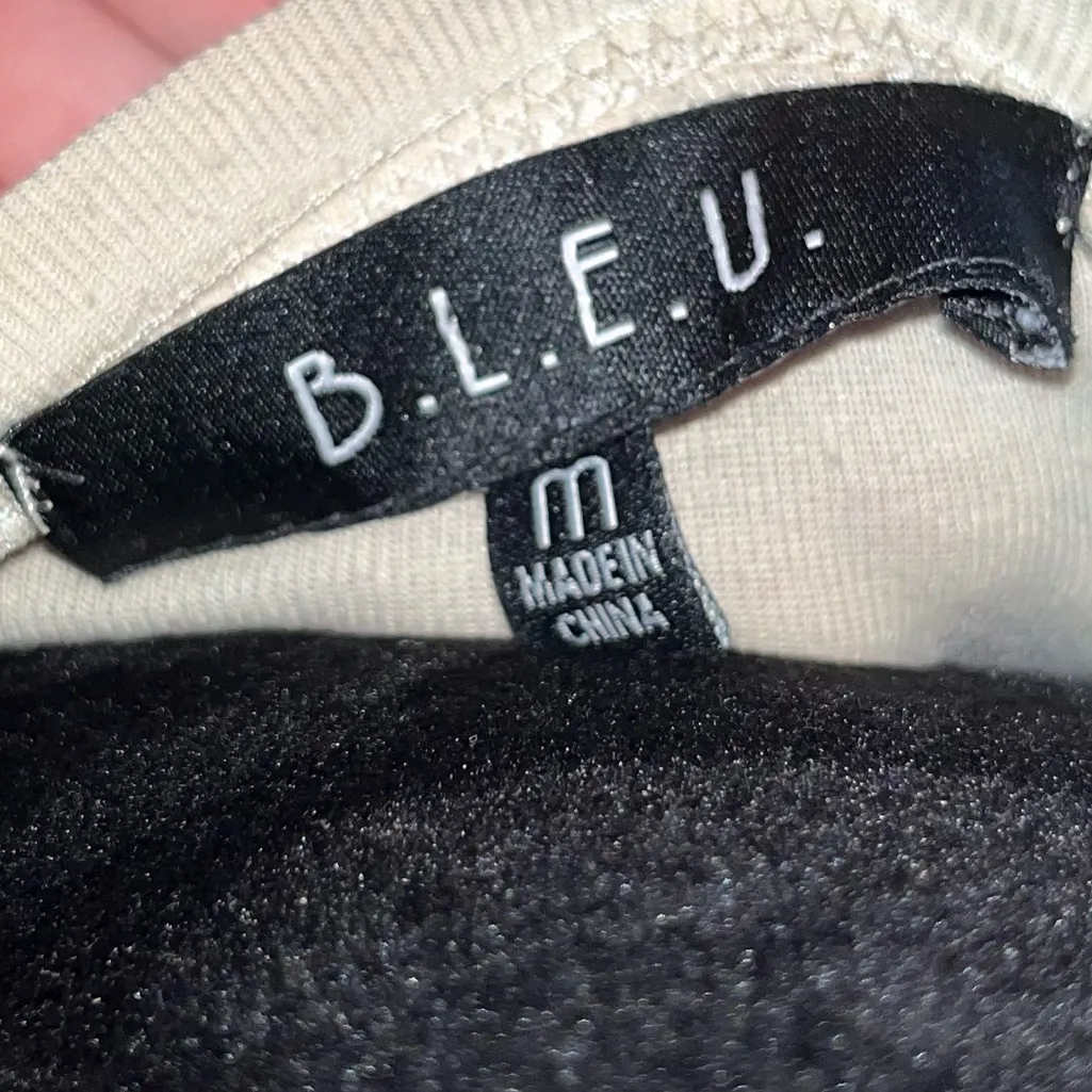 B.L.E.U Y2K bedazzled top Size M - Image 4