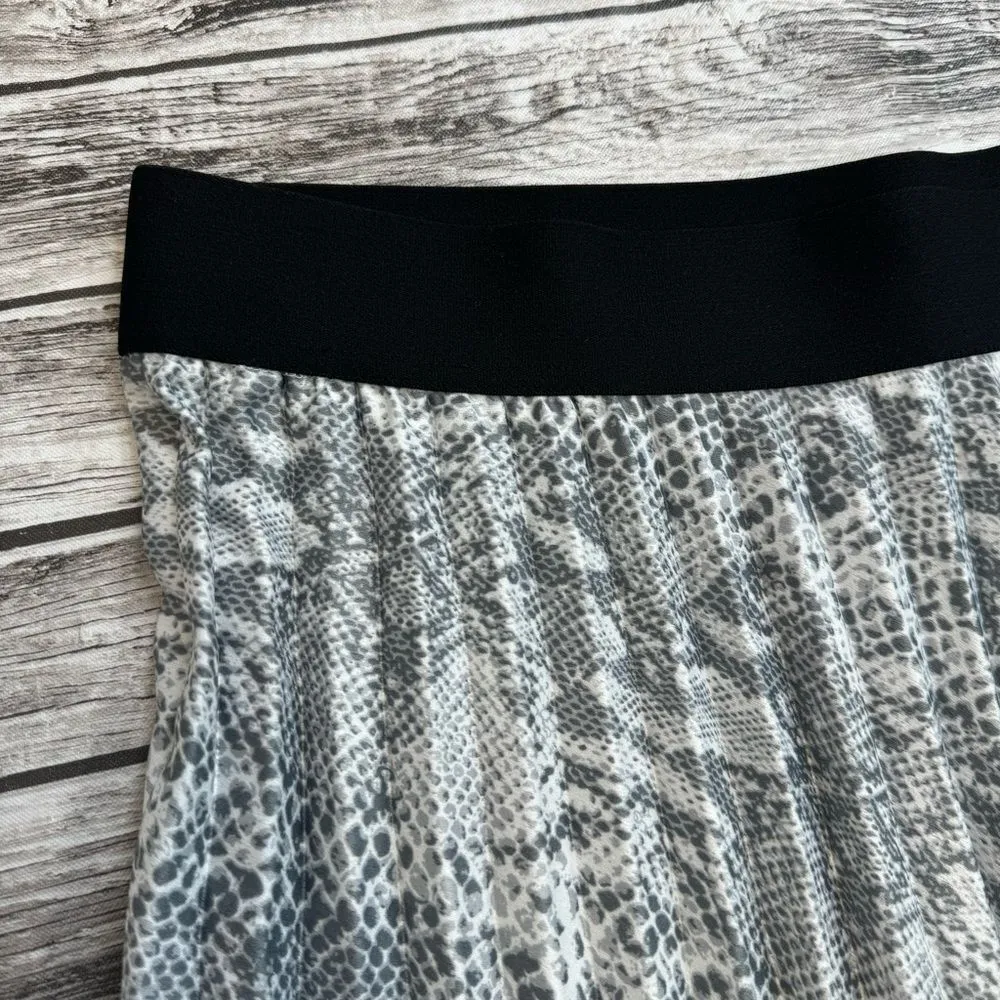 Time and Tru Women's Accordion Pleat Snakeskin Skirt XL Extra Large 16 18 Grey - Image 3
