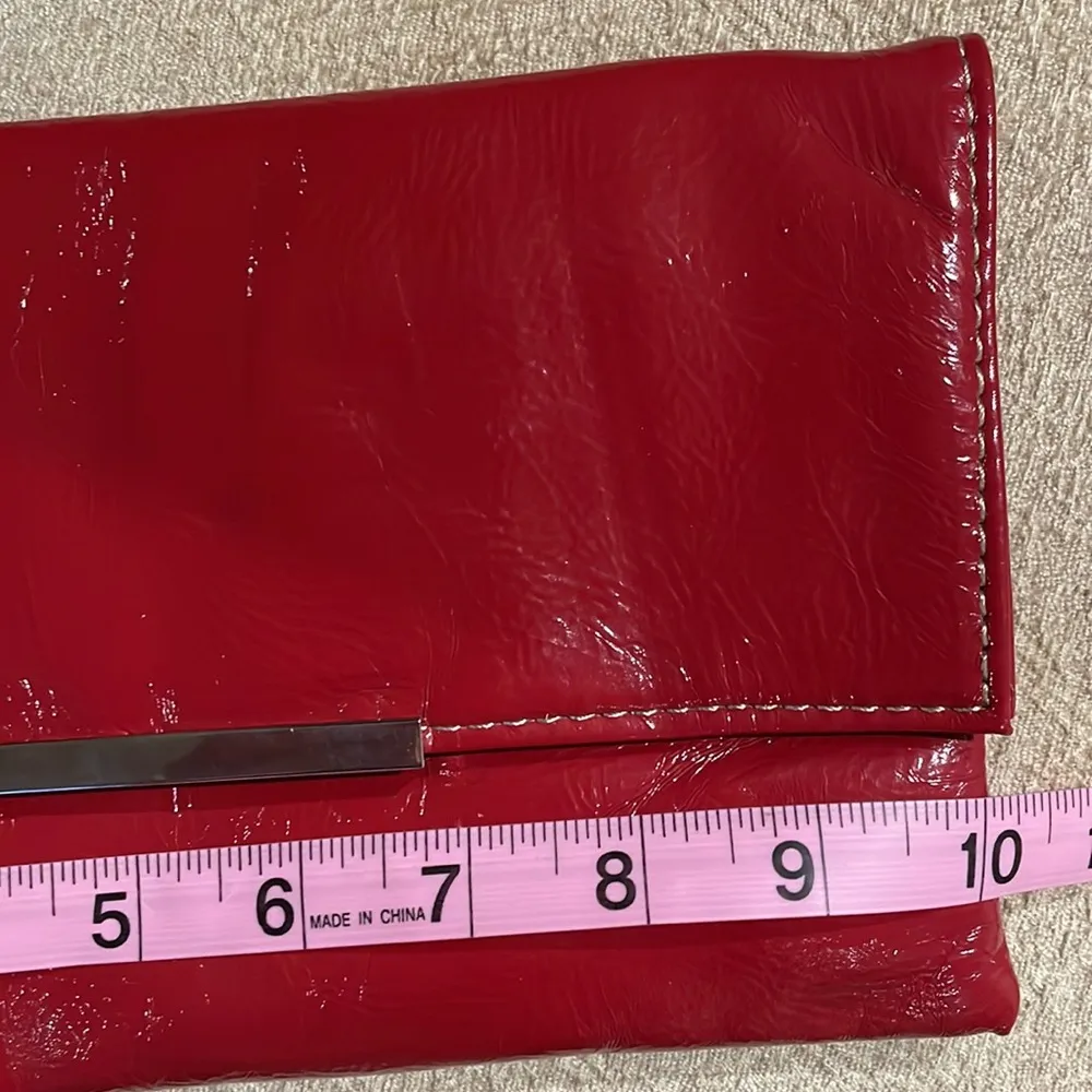 Textured retro faux cherry red paten leather clutch bag magnetic closure - Image 5