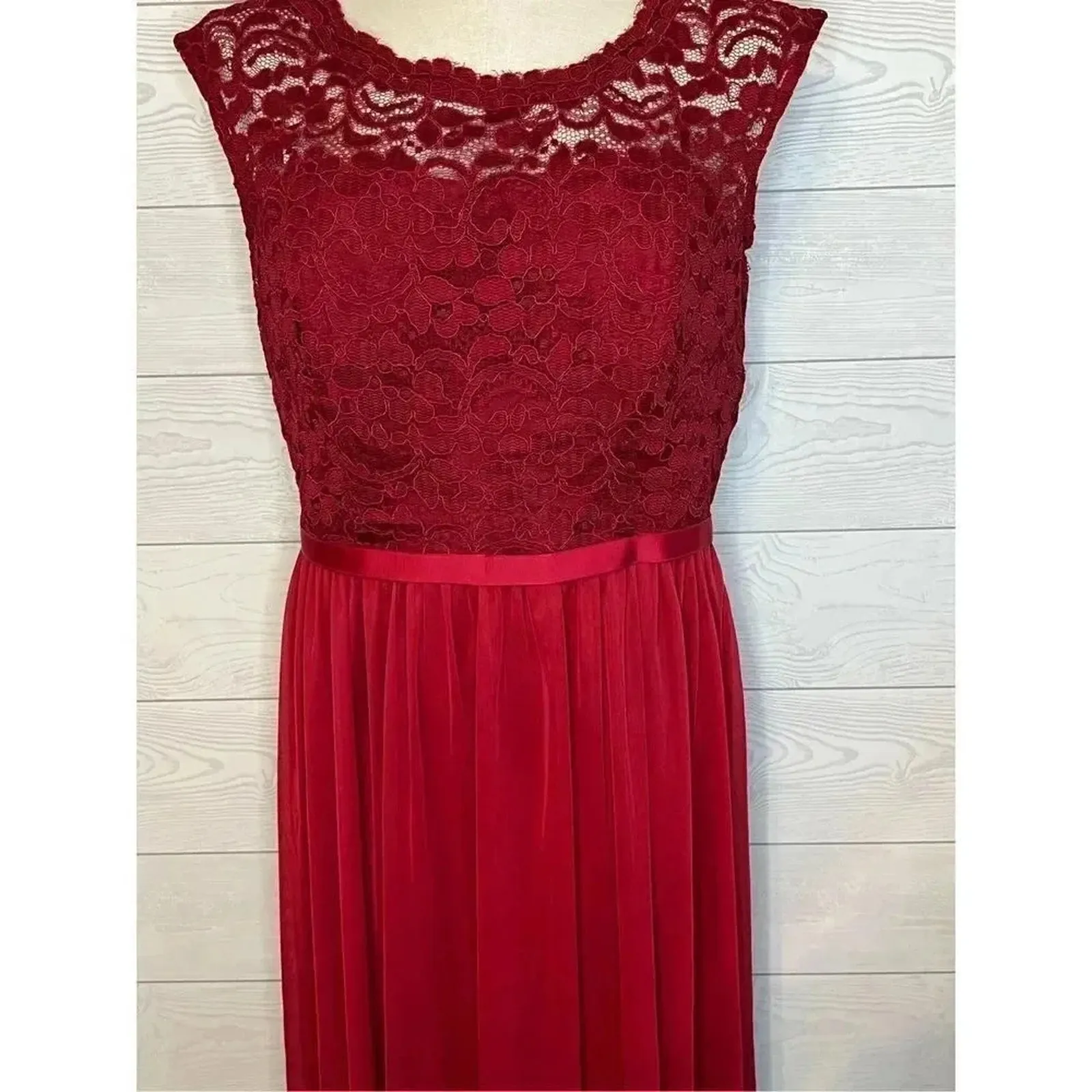 David’s Bridal apple red layered lace tea length  dress Size 10 - Image 2