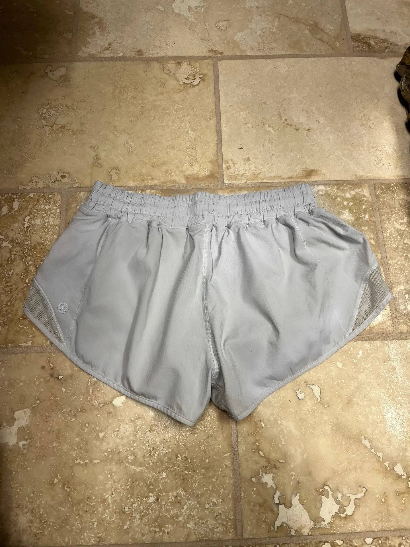 Lululemon Hotty Hot 2.5” Shorts - Image 3