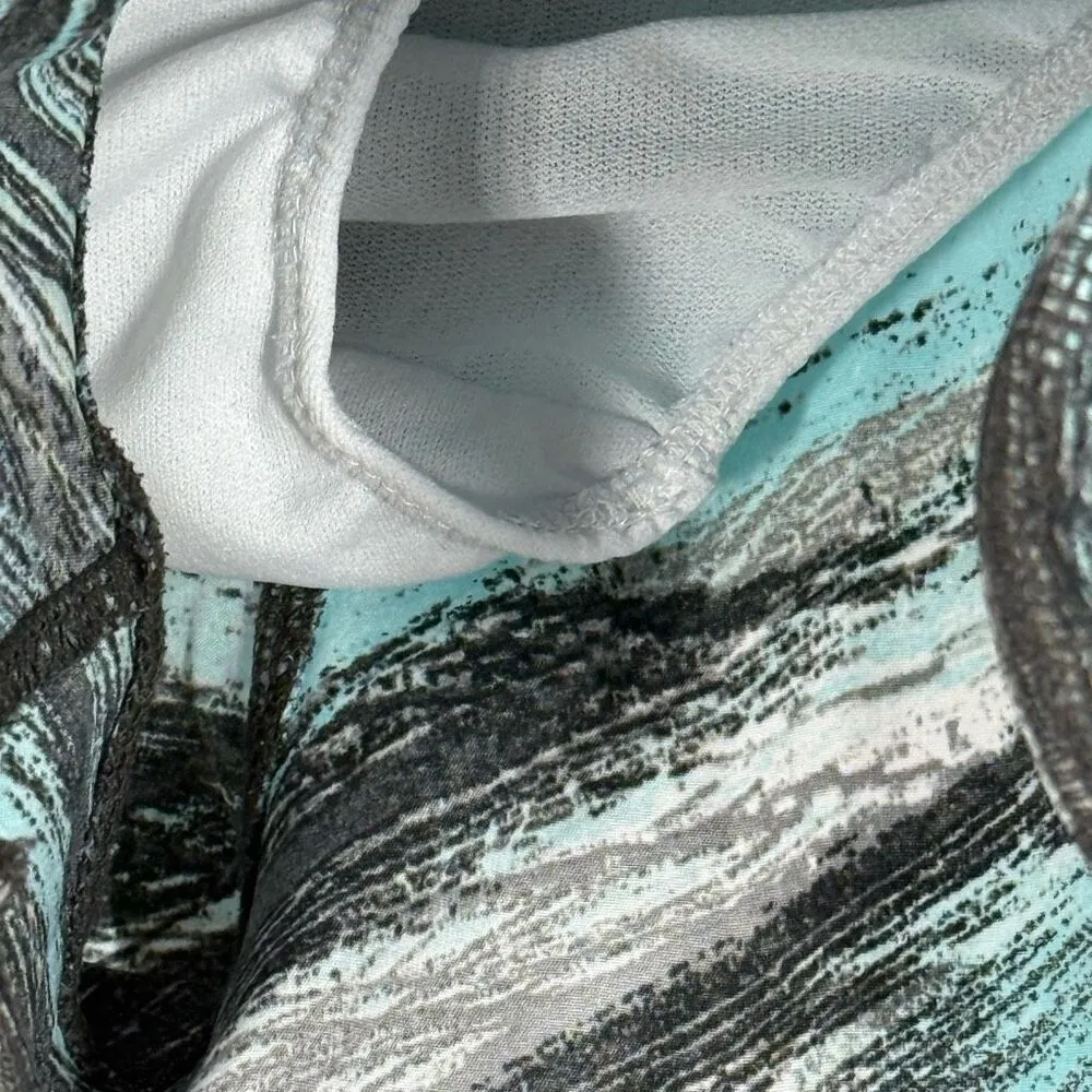 Ideology Women’s lined short size Medium - Image 3