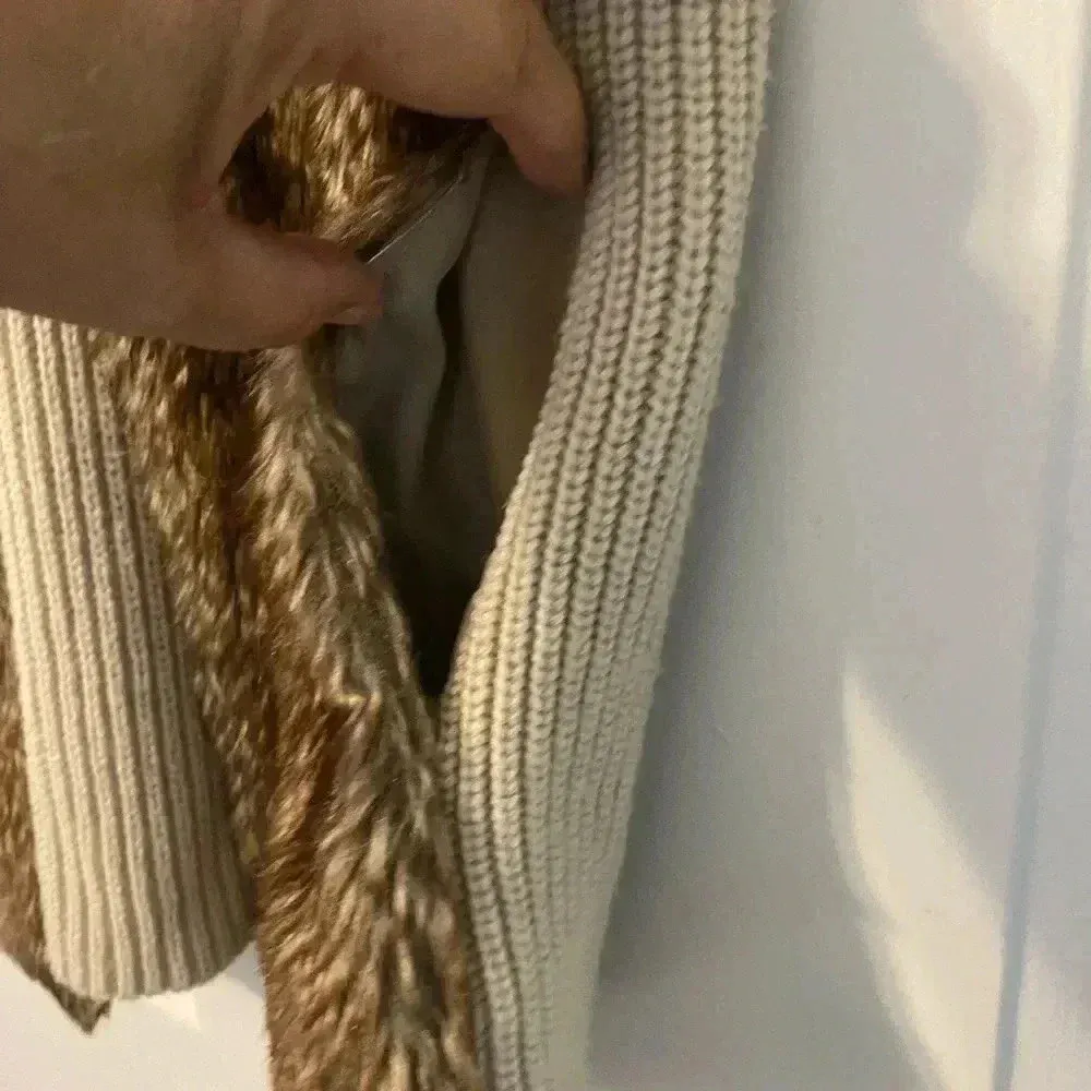 Faux‎ Fur Sleeveless Open Front Sweater Vest Pockets Size Small - Image 9