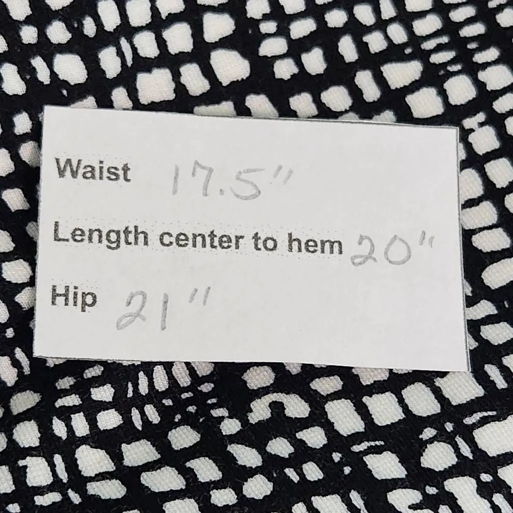 Cato  Black and White Print Mini Skirt with Ruffle Hemline NWT Size 16 - Image 11