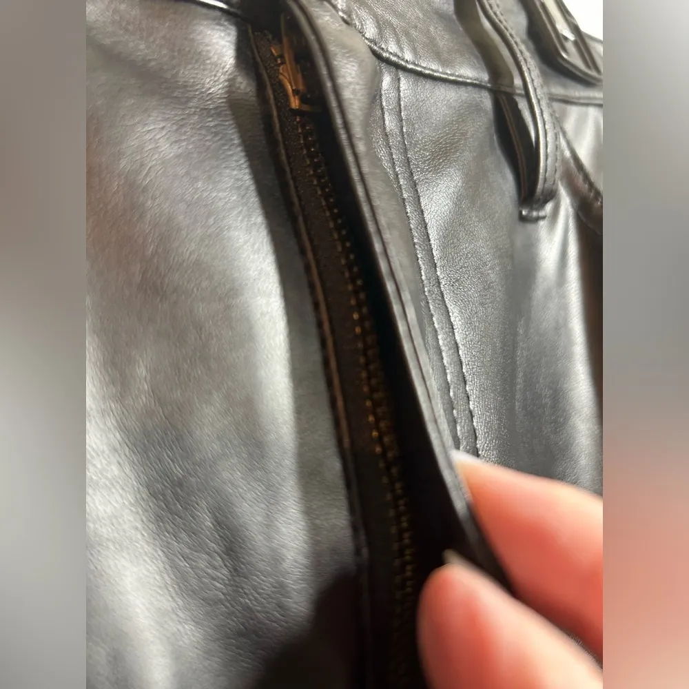 Madewell The Perfect Vintage Straight Leg Pant: Faux Leather Size 31 Black EUC - Image 4