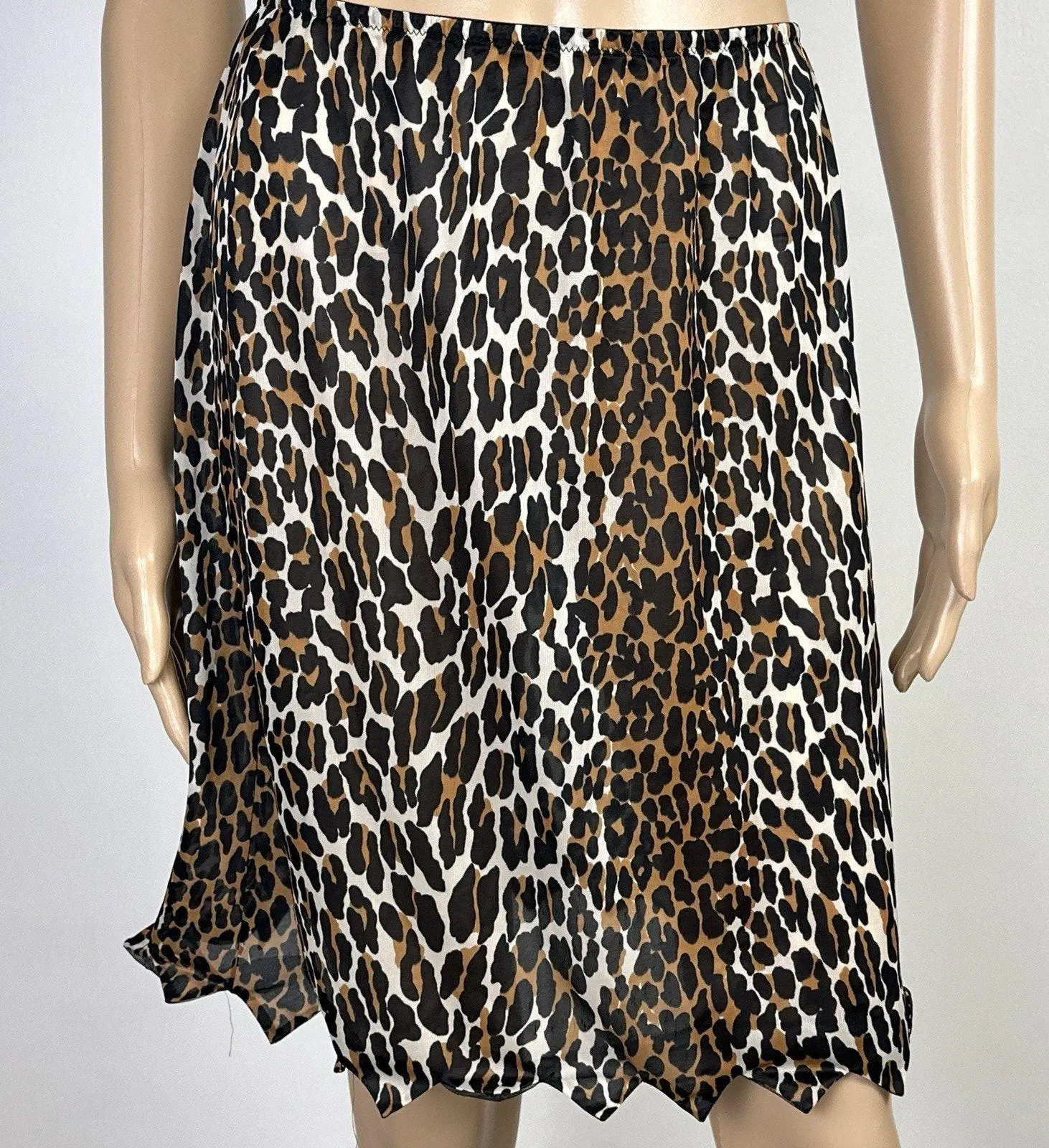 Vintage Vanity Fair Leopard Print Tricot Half Slip Medium Nylon Zig Zag Hem - Image 1