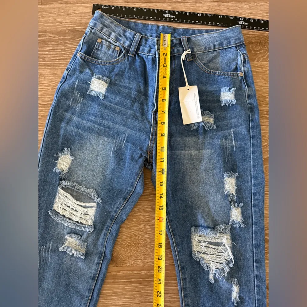 Classic Blue Distressed Women's Jeans W25 - Image 5