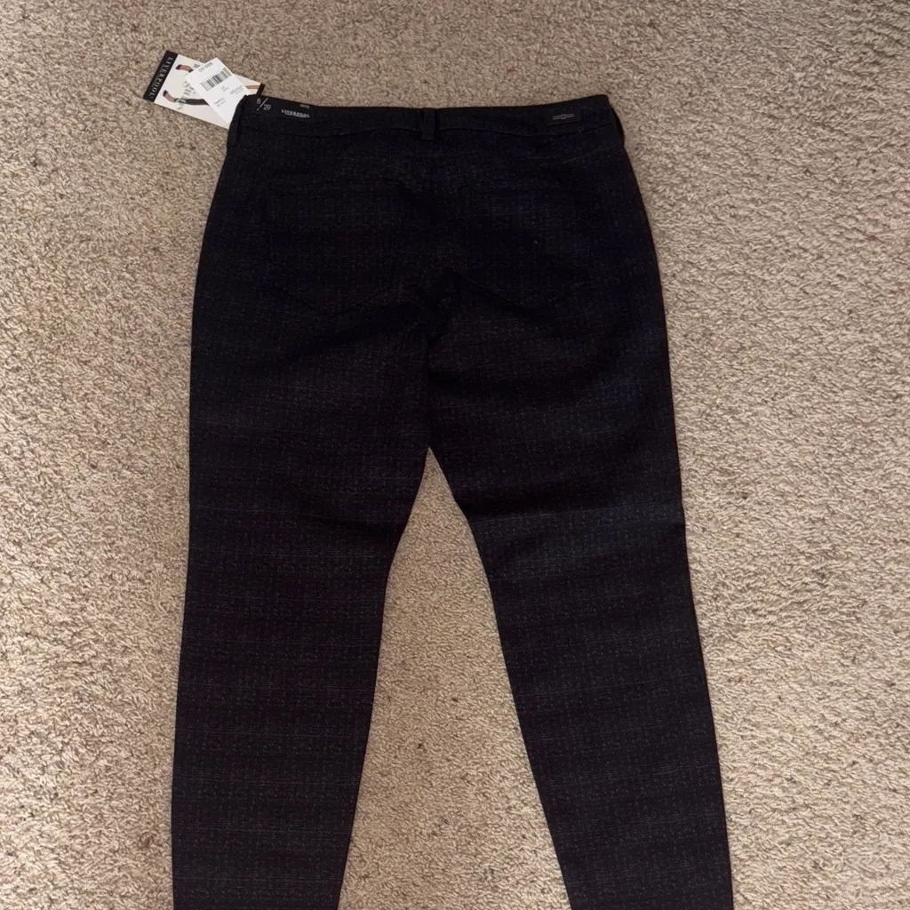 NWT Liverpool Charcoal Leggings - Image 7
