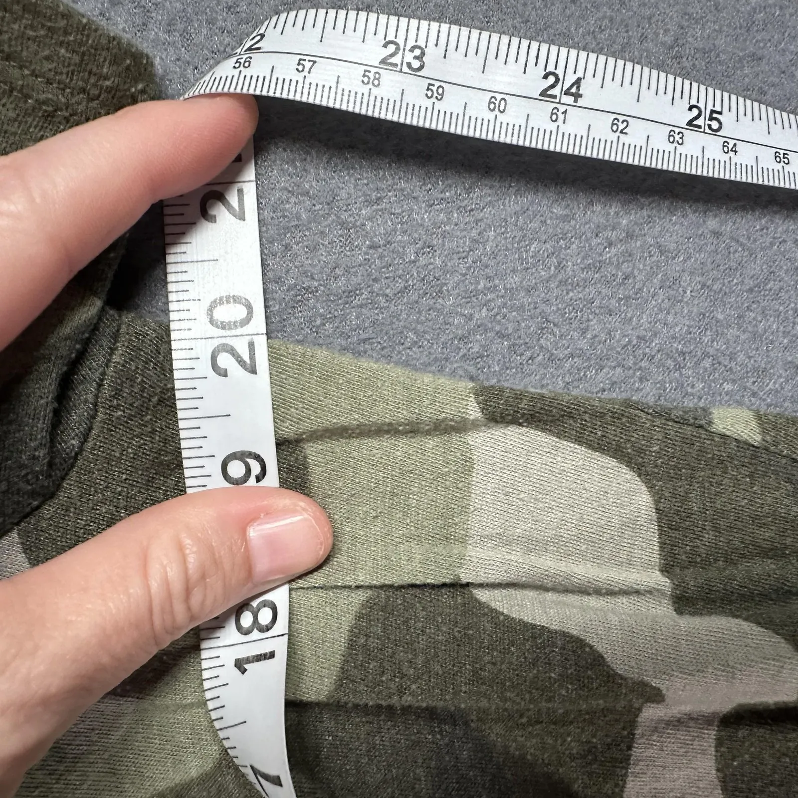 PINK Victorias Secret Shirt Womens Medium Camo V-Neck Short Sleeve Dog Logo - Image 10