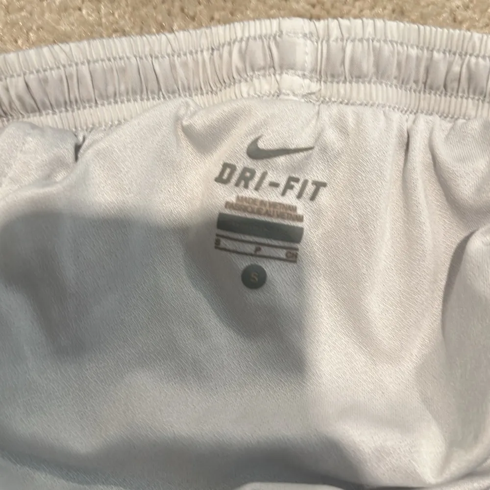 Nike dri fit shorts - Image 4