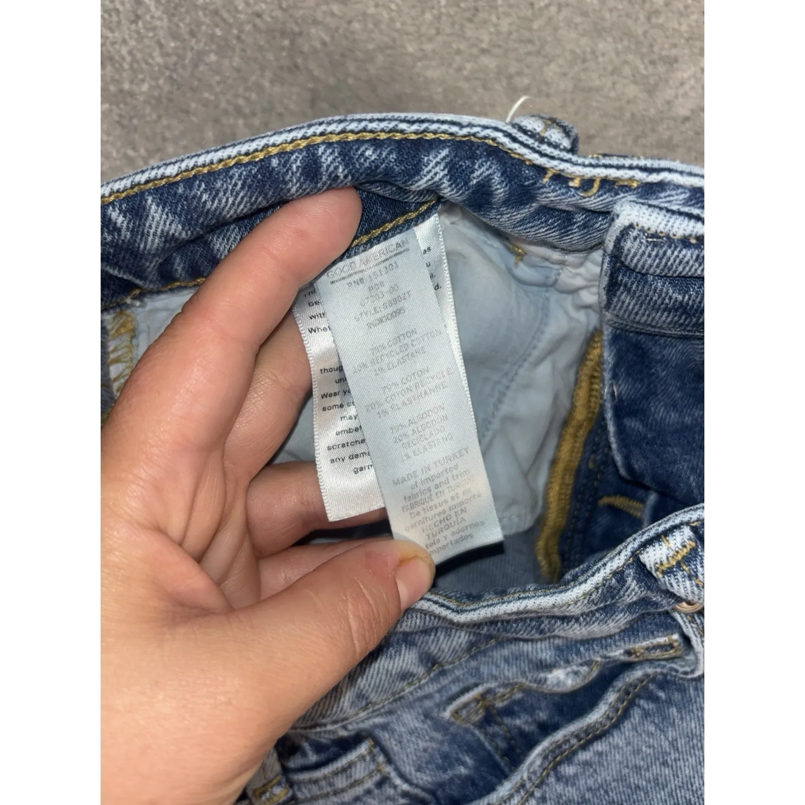 Good American  Jean Shorts Womens‎ 4 Bombshell Denim Button Fly Distressed Cutoff - Image 3