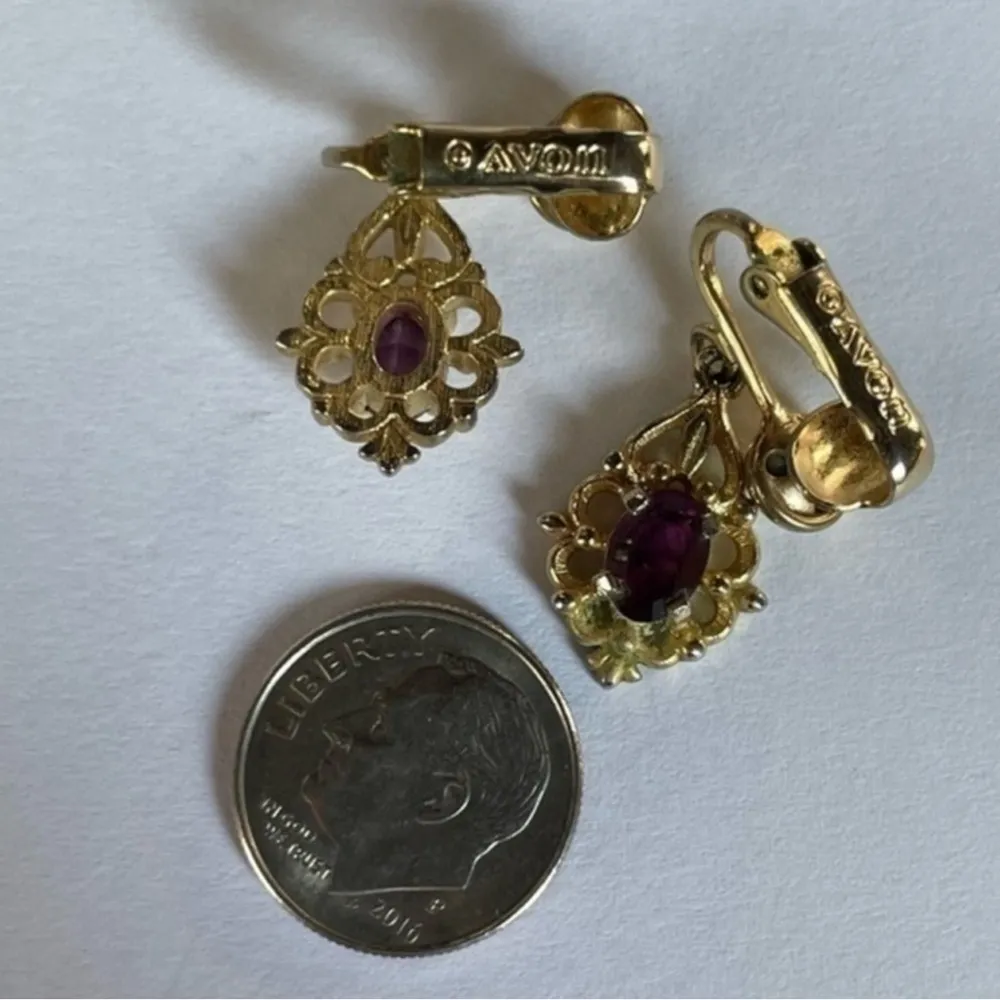 Avon Vintage Pendant Elegant Gold and Purple Drop Clip on Earrings Set - Image 5