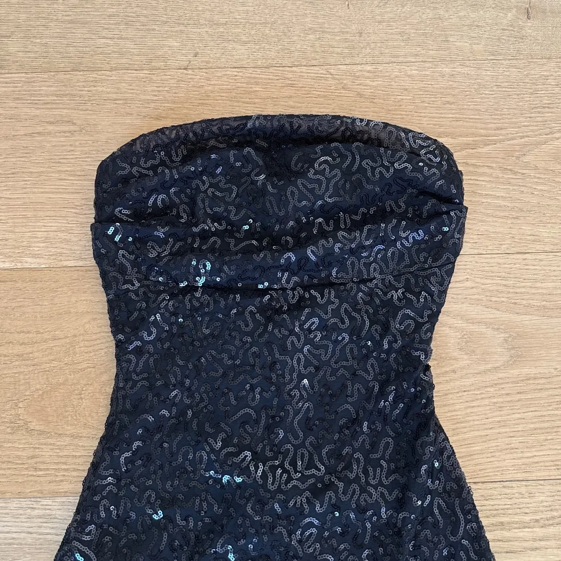 Windsor - Strapless Sequin Mini Dress in Black - Image 2