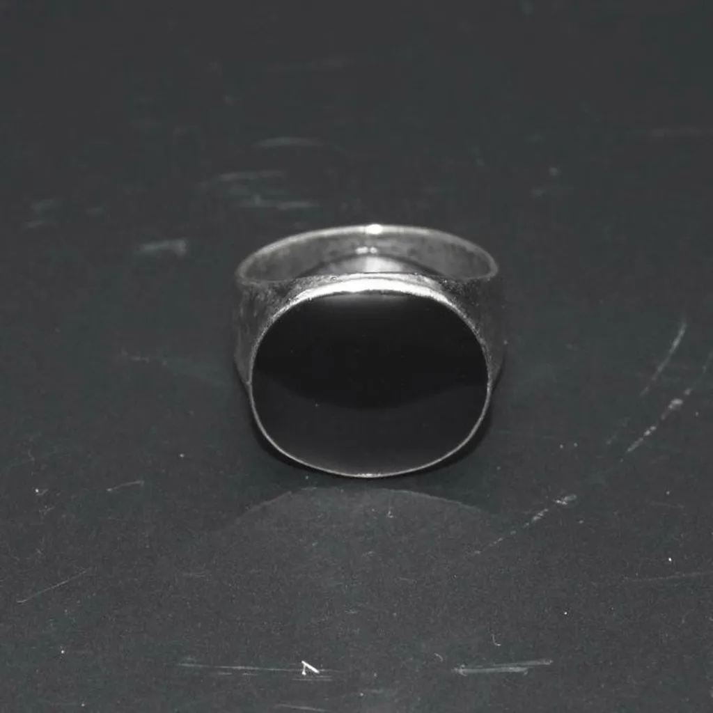 Black Enamel Oval Signet Ring Silver - Image 4