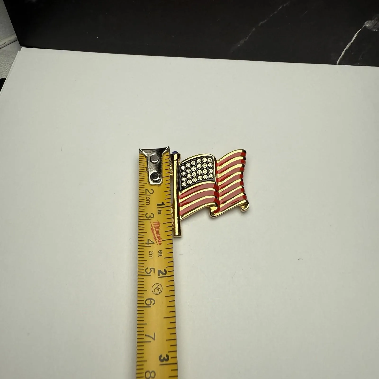 Franklin Mint American Flag Rhinestone & Enamel Brooch Pin Gold Tone FM USA - Image 3