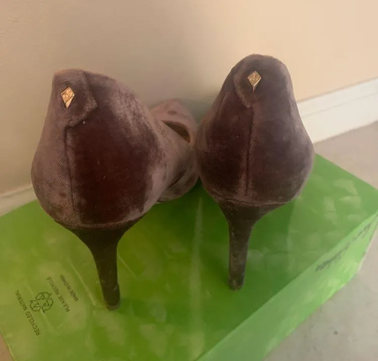 Sam Edelman Velvet  heels - Image 3