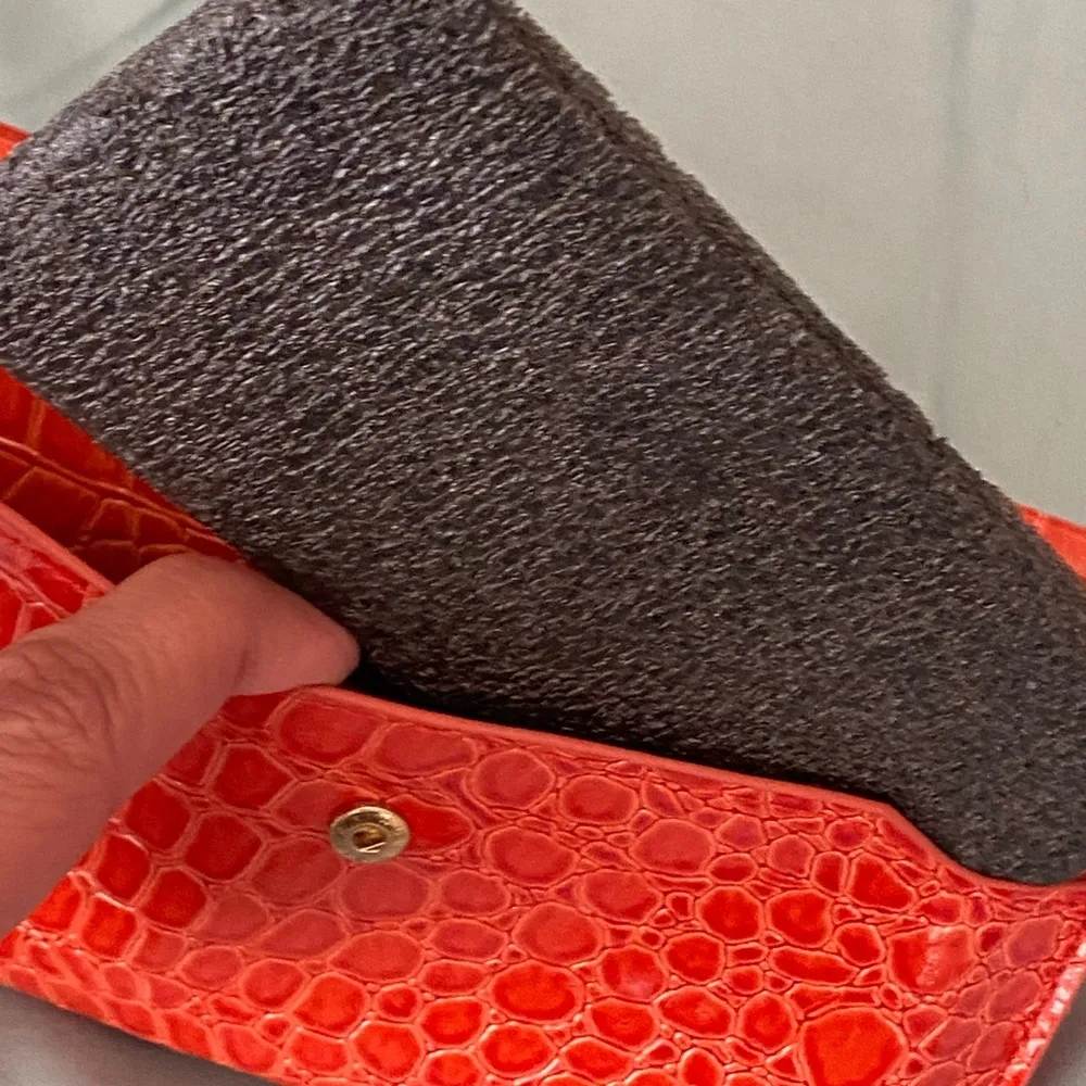 Just Solutions Eyepocket Eyeglasses Purse Orange Crocodile NWOT 7.5”x 4”x3.5” Red - Image 4