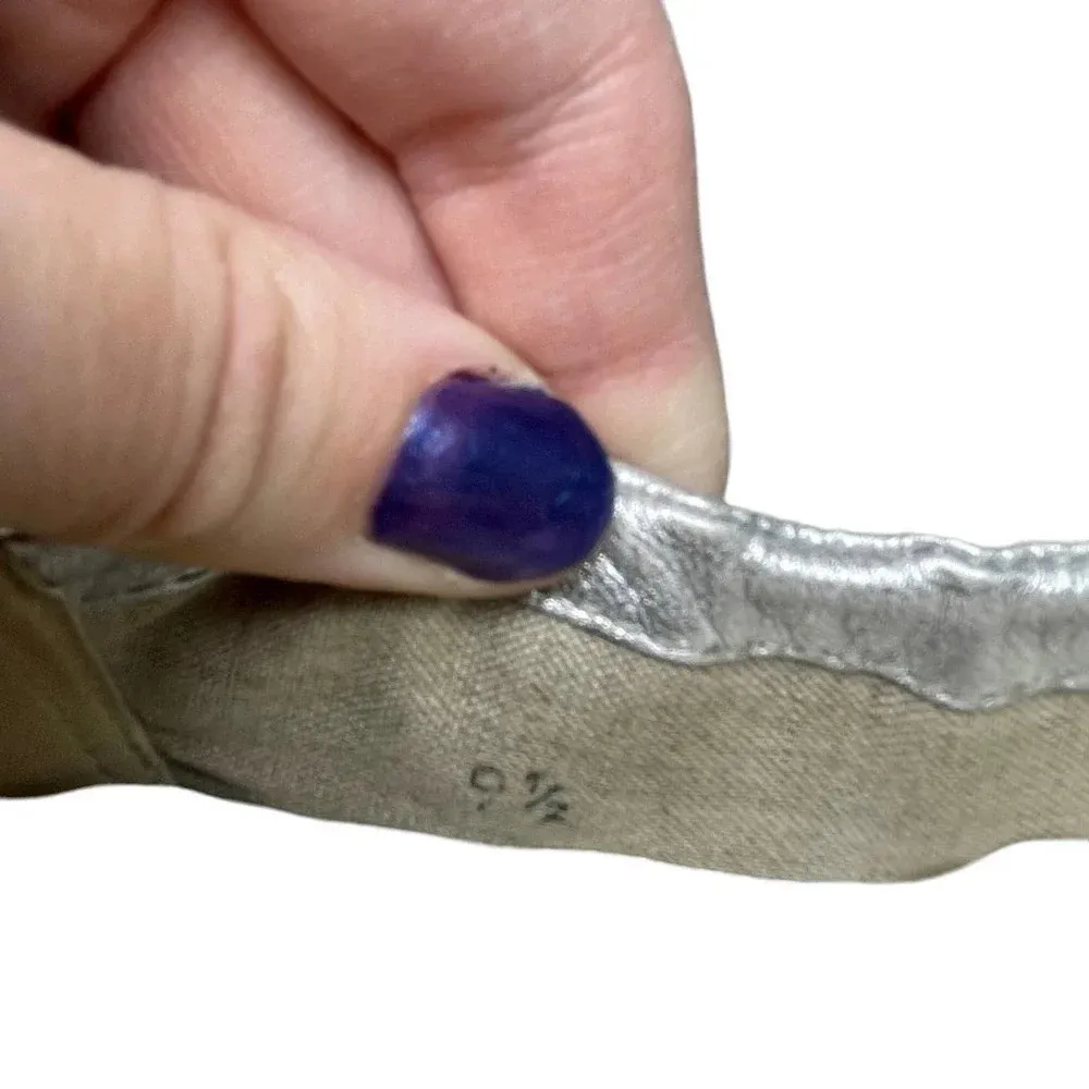 Tod's Silver Scrunch Ballet Flats with Black Patent Leather Buckle Toe Size‎ 9.5 - Image 9