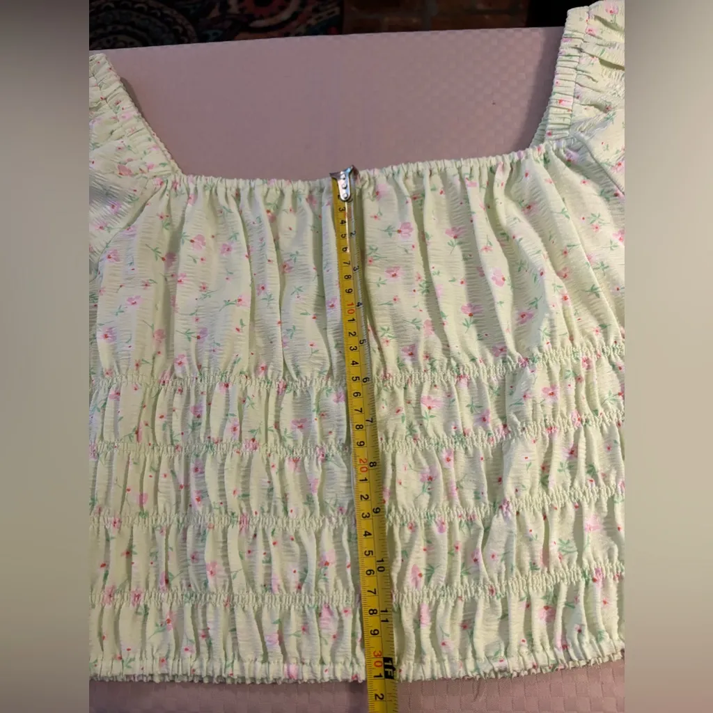 Spring Green and Pink Petals Cropped Top Size XL Sexy Summer - Image 6