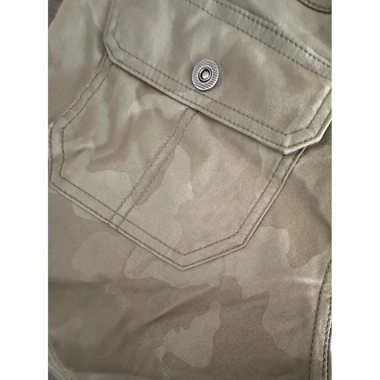 prAna Shorts Womens 4 Green Camo Standard Fit Mid Rise Outdoor Pockets - Image 7