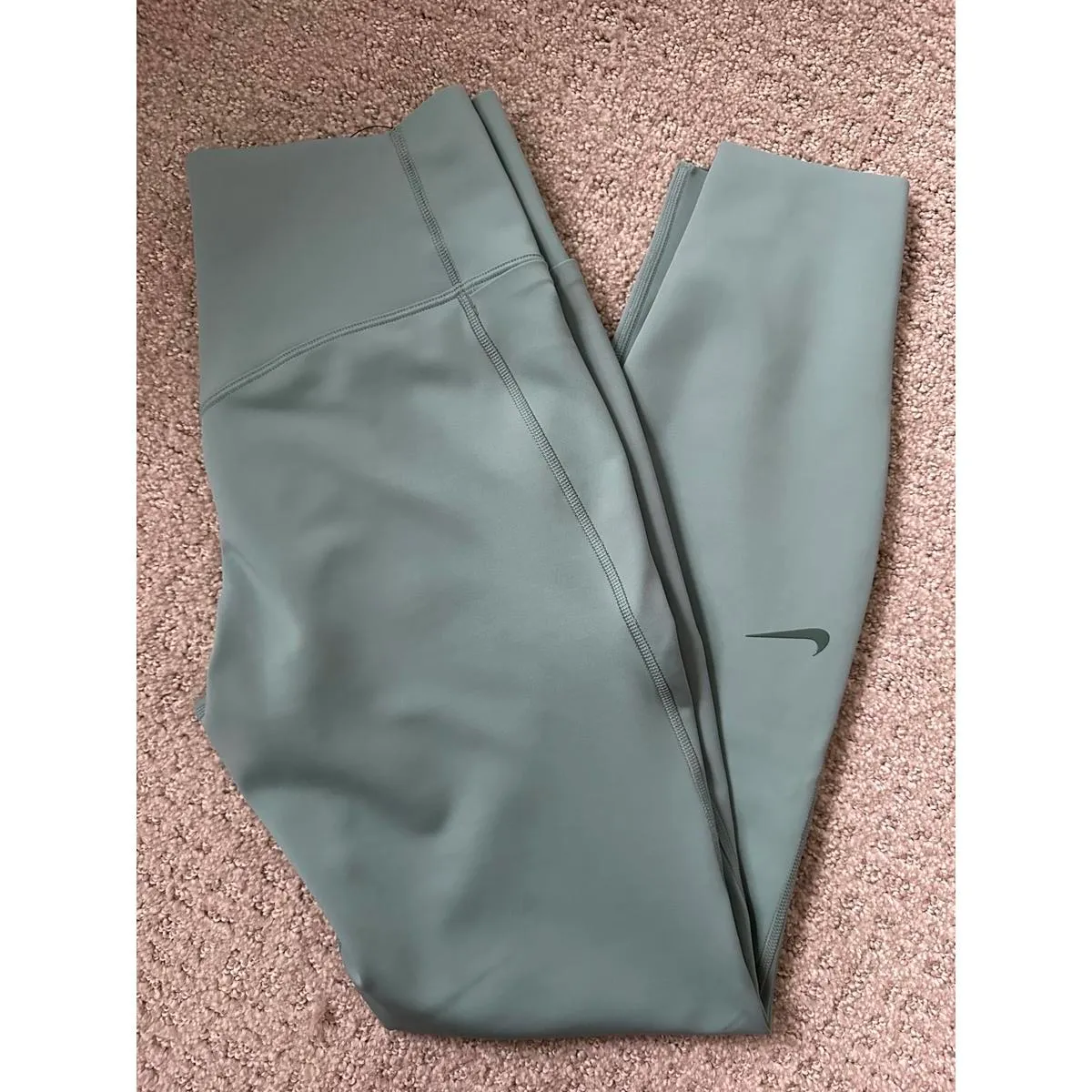 Nike Universa High-Waisted 7/8 Leggings with No Front Seam NWT Small - Image 4