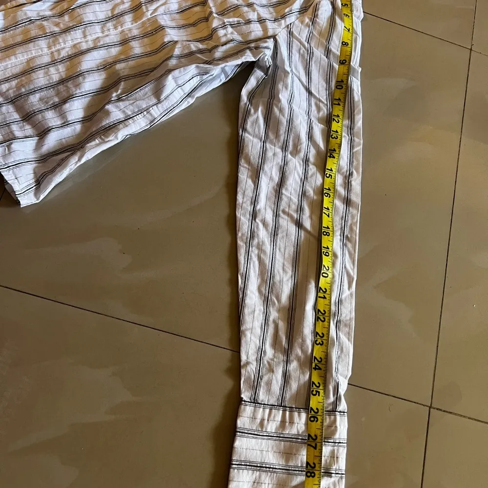 In Vain Button Down Blouse Women's Large White Black Silver Striped Long Sleeve - Image 14