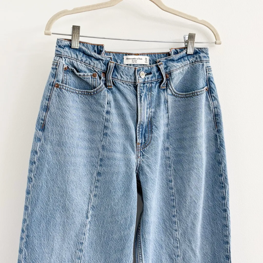 Abercrombie Loose High Rise Jeans 28 Short - Image 3