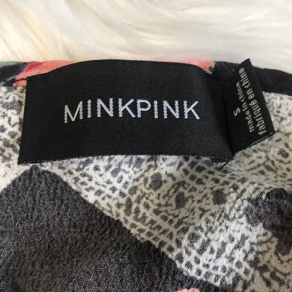 MinkPink Gardner Cami and Shorts  set small - Image 5