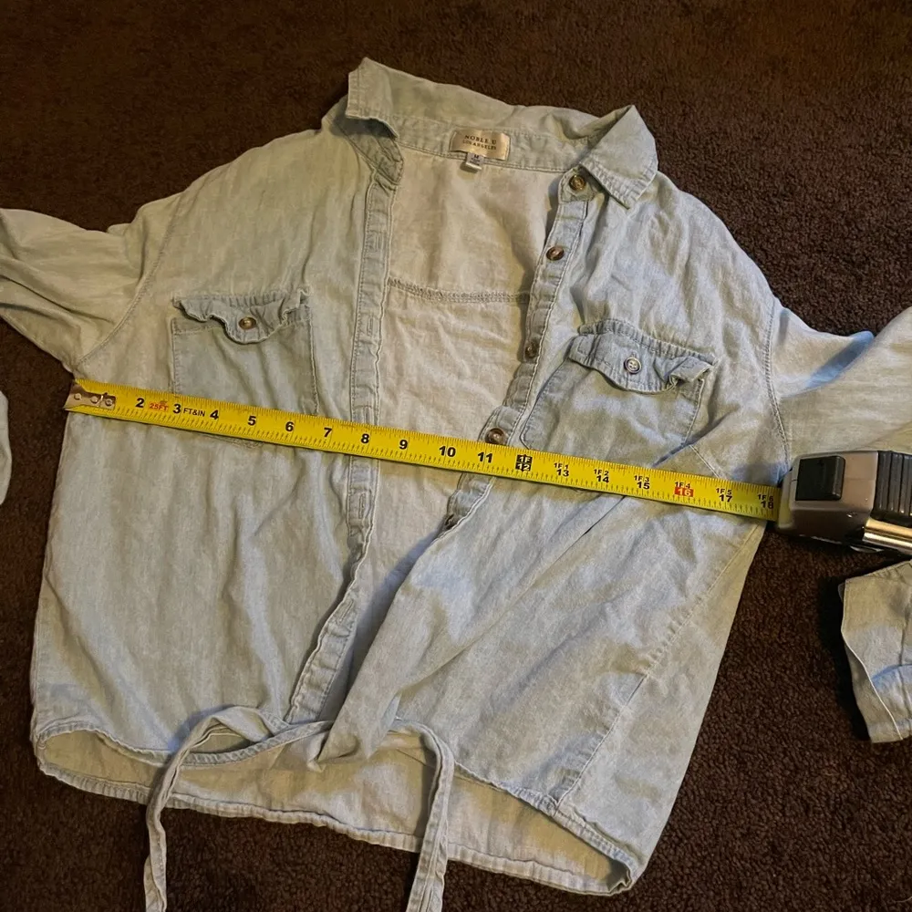 light blue denim cropped tied elbow sleeve shirt M - Image 8