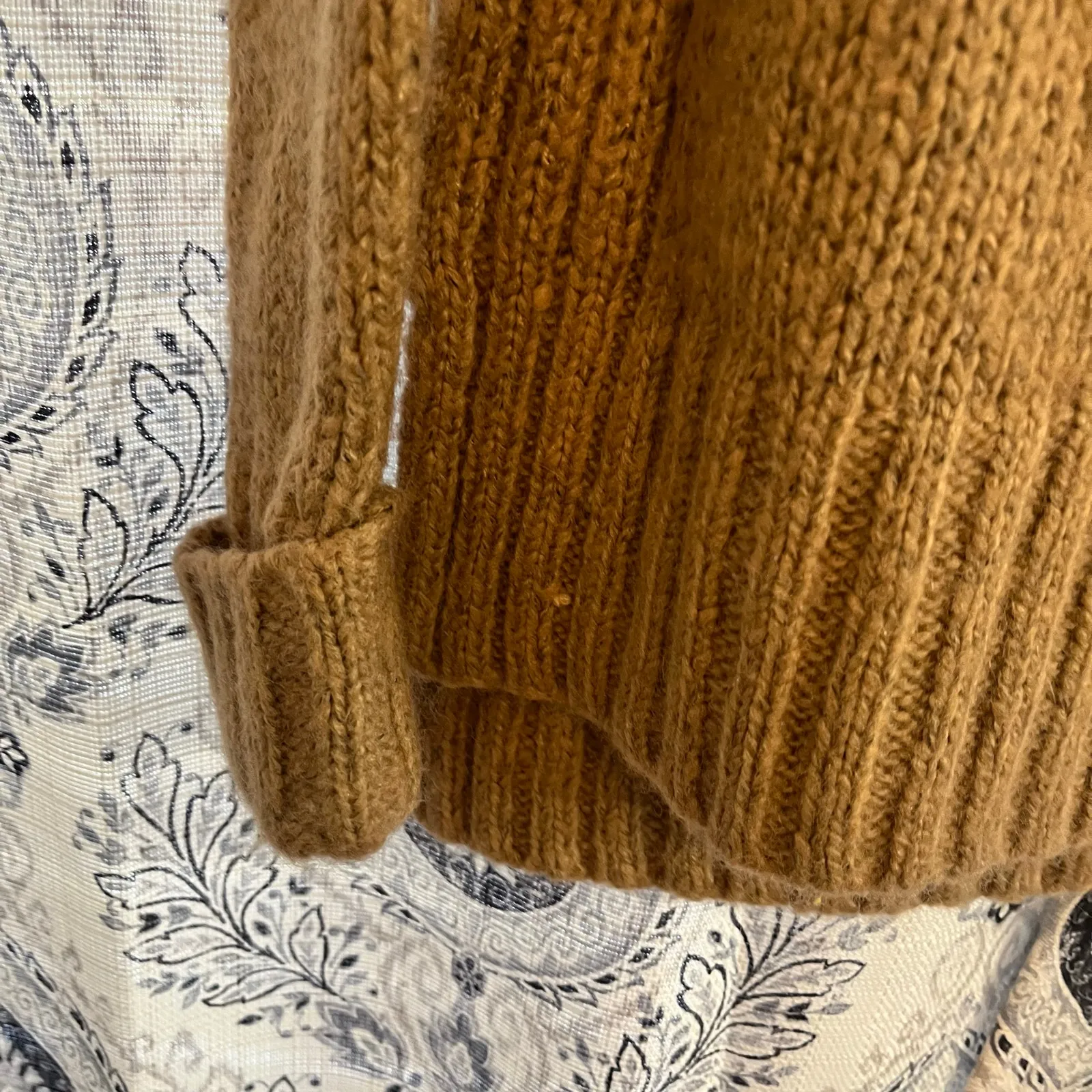 Kaisley Tan Turtle Neck‎ Wool Blend Sweater Size Small - Image 5