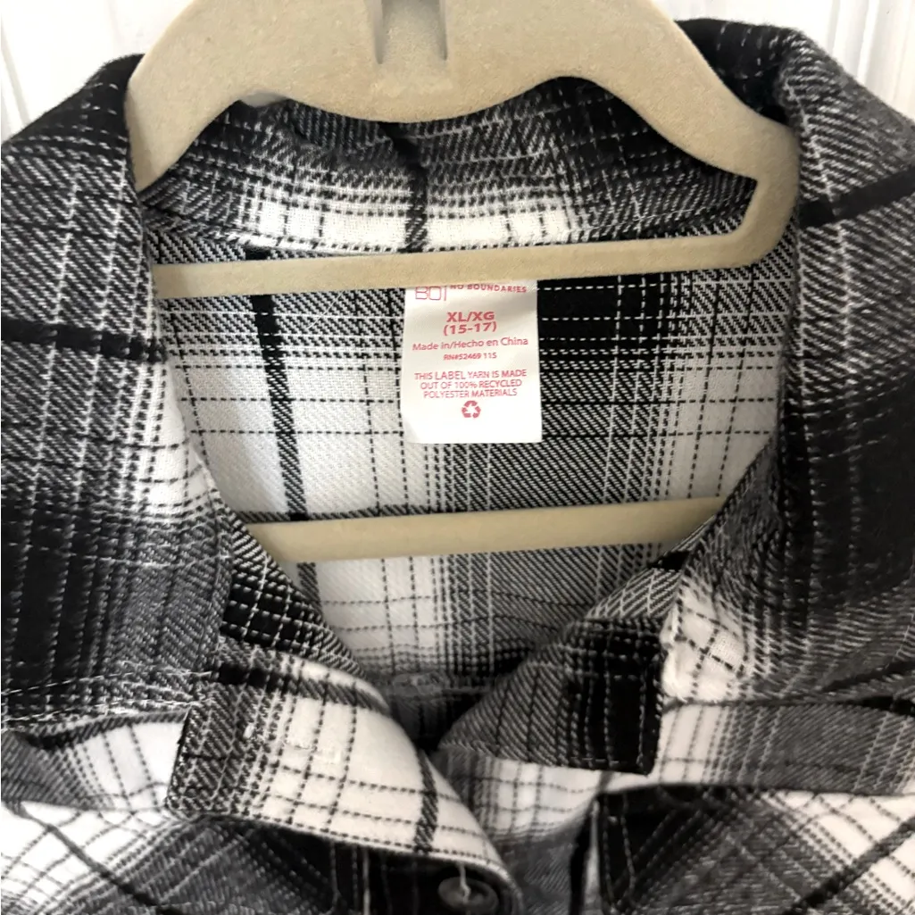 No Boundaries  Black & White Plaid Shacket - Image 5