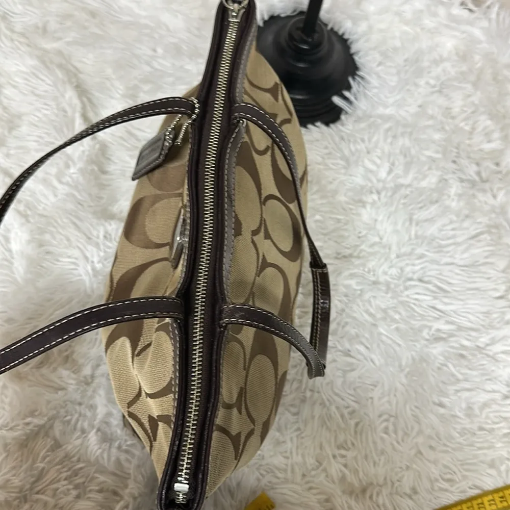 Two Tone Signature Medium Size Tote - Satchel F15112 - Image 5