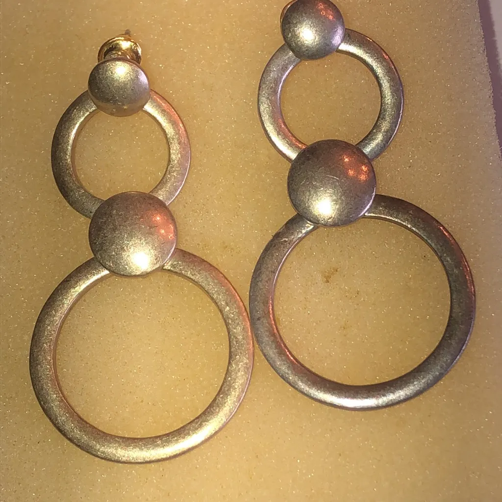 Elegant Light Satin Gold Tone Boho Hoop Earrings - Image 5