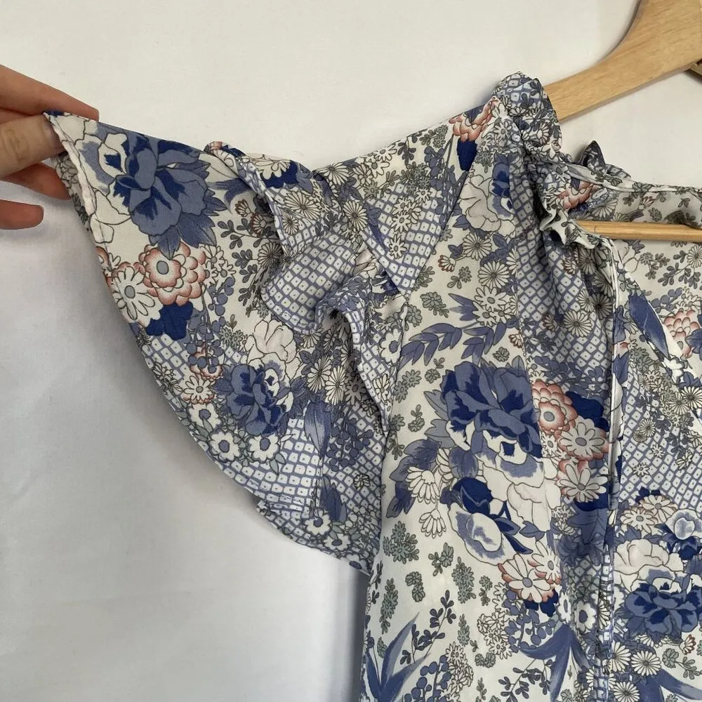 Joie blue white floral women's size M short sleeved ruffle shirt v-neck summer - Image 5