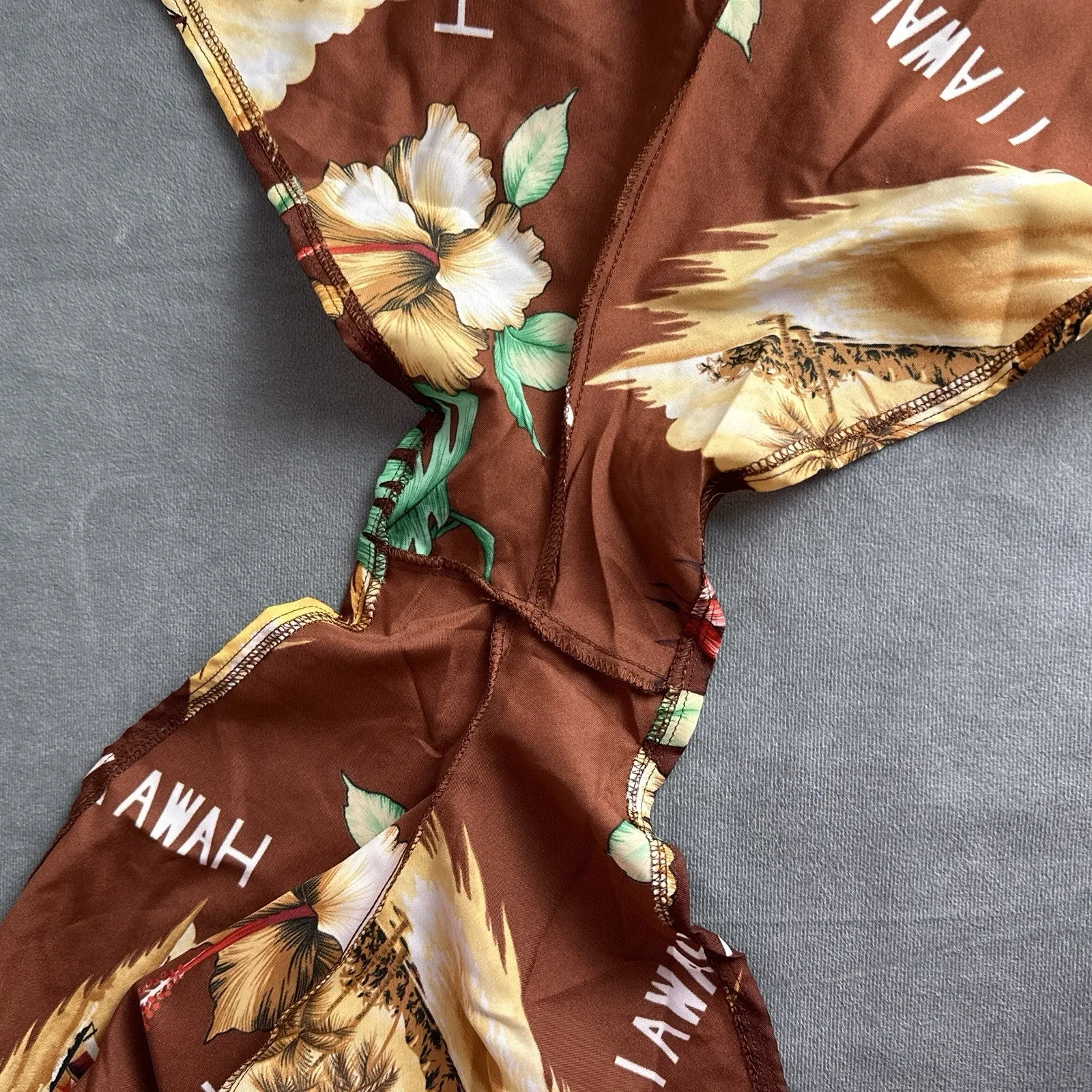 NEW Vintage Hawaiian Set Medium Wrap Shorts Triangle Bikini Top Hukilau Fashions Brown - Image 11