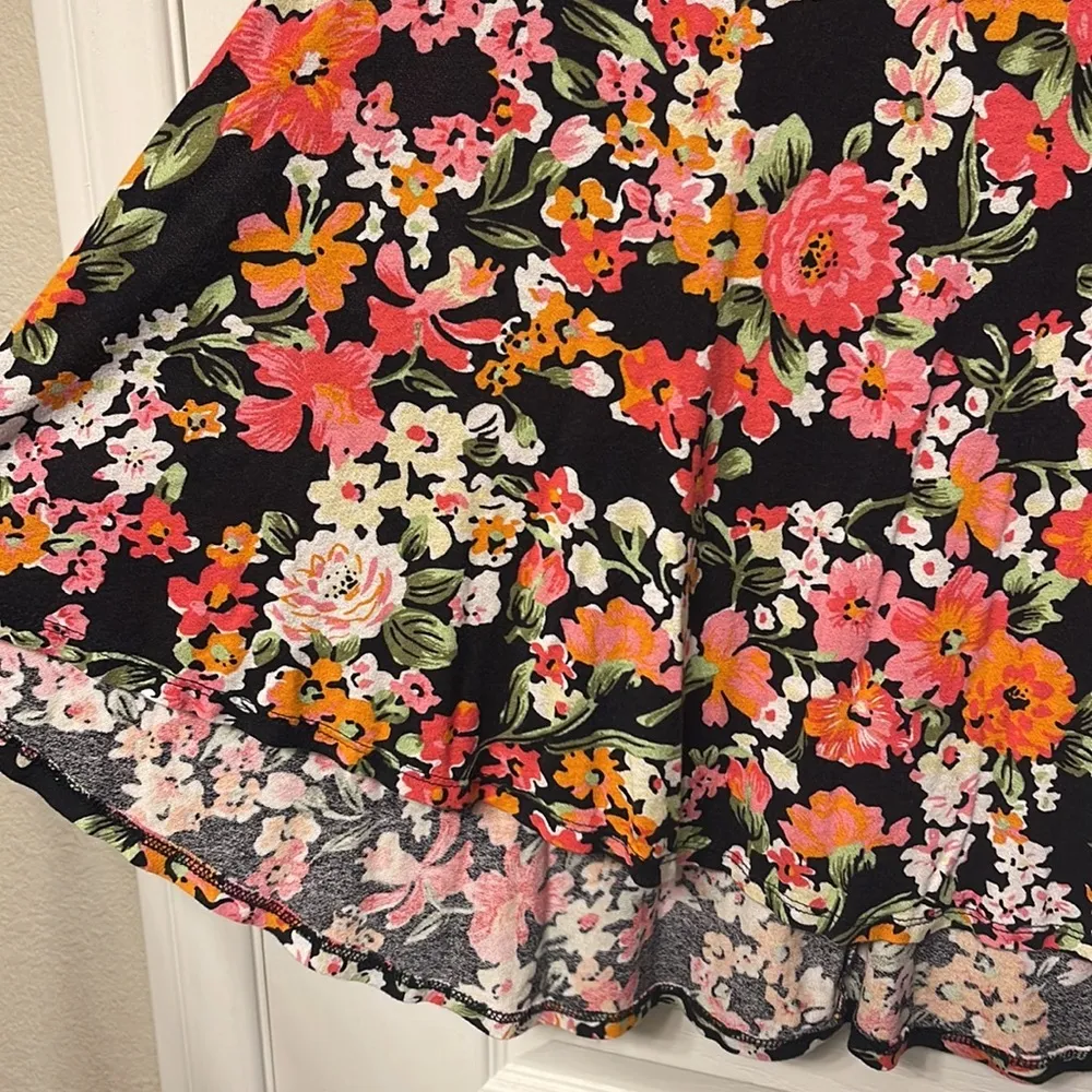 Women's Lane Bryant Perfect Sleeve V-Neck Drapery Floral Tunic Blouse Size 14/16 - Image 4