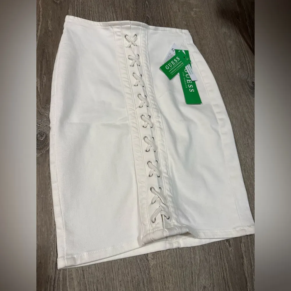 New GUESS Cecilia White Lace-Up Denim Pencil Jean Skirt - Image 3
