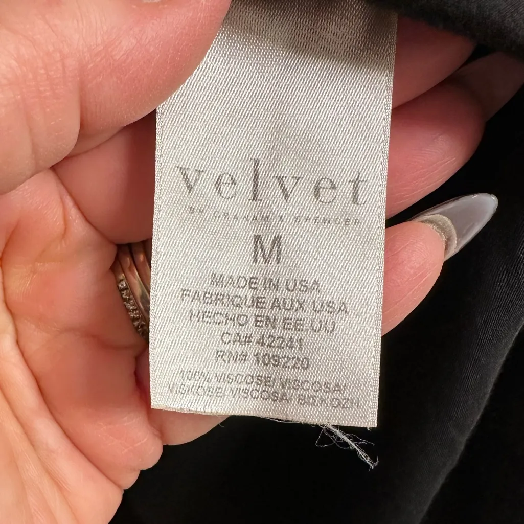 VELVET BY GRAHAM & SPENCER BLACK LONG puff SLEEVE VNECK CURVE HEM BLOUSE TOP M Size M - Image 6