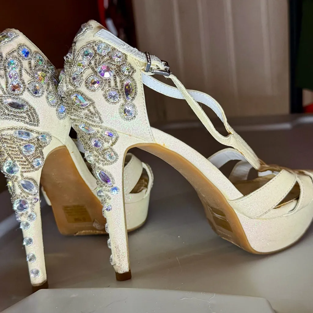 Gianni Bini Cream Embellished Rhinestone Stiletto Heels 4.5 Inches size 6.5 - Image 11