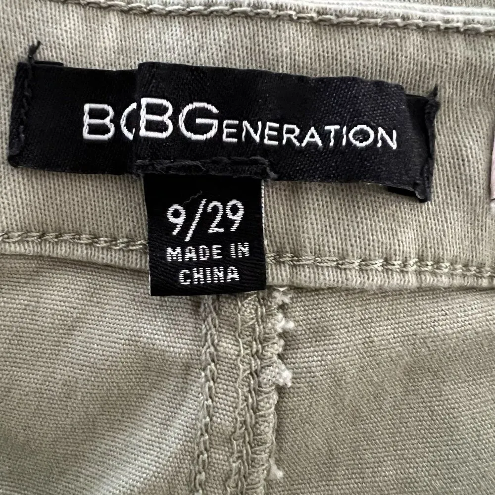 BCBGeneration  Women’s Pants 9/29 High Rise Leg Crop Button Fly - Image 3