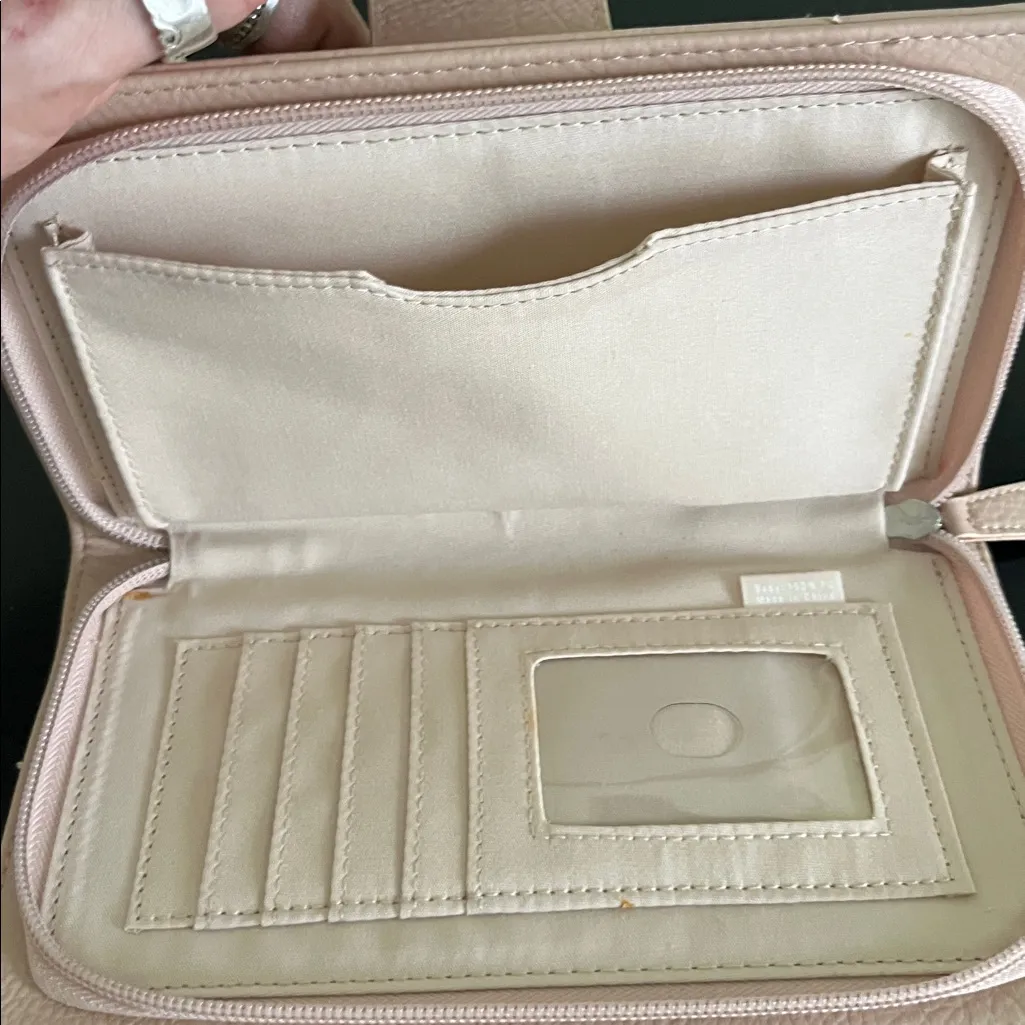 Large cream colored Faux leather zip up Wallet - Image 6